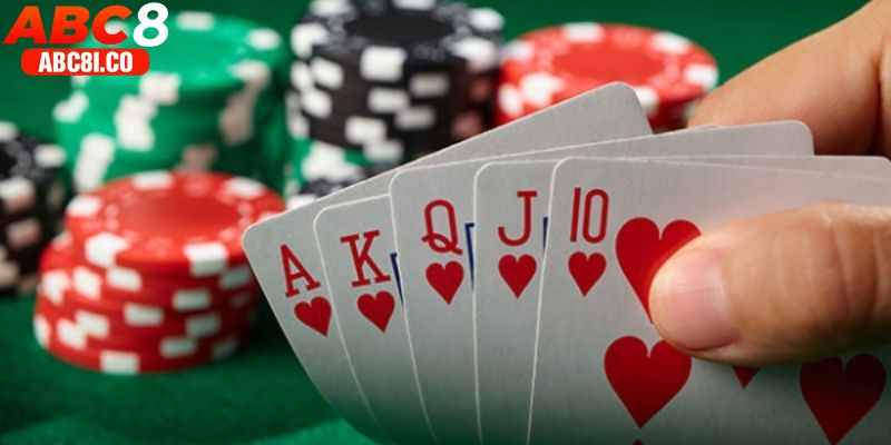 Kinh nghiệm chơi poker giỏi có thể áp dụng cách biến hóa lối chơi linh hoạt